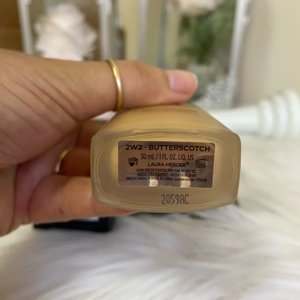 Laura Mercier Flawless Fusion Longwear Liquid Foundation BUTTERSCOTCH 2W2 30ml